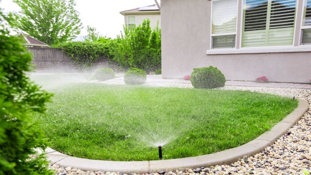 Take the weight of watering your lawn off your shoulders with the help of a sprinkler system.

